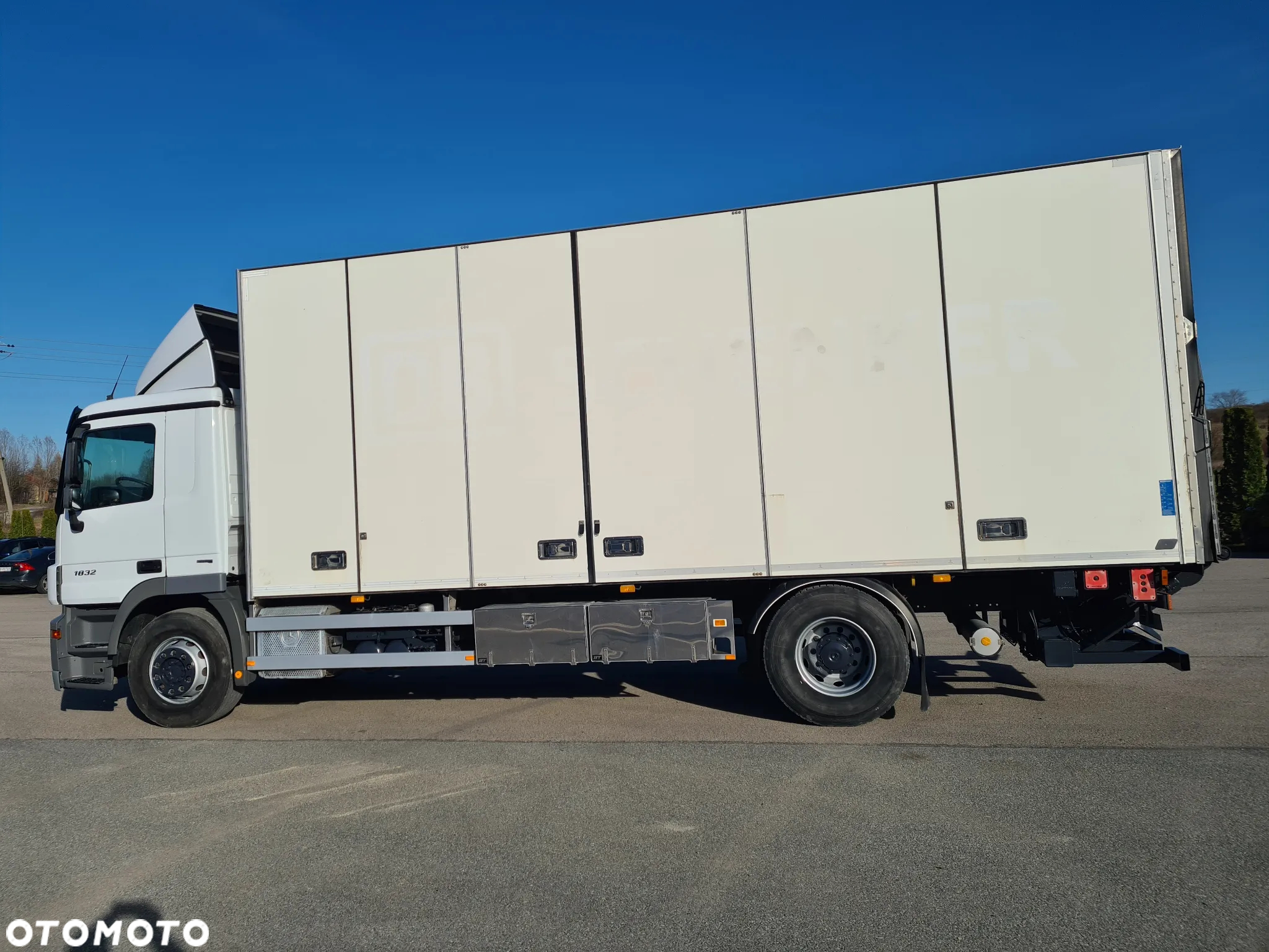 Mercedes-Benz AXOR 1829 CHŁODNIA 21PALET - 21