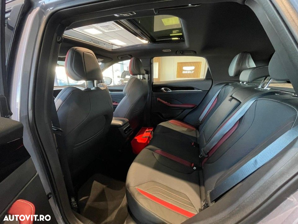Geely Coolray - 8