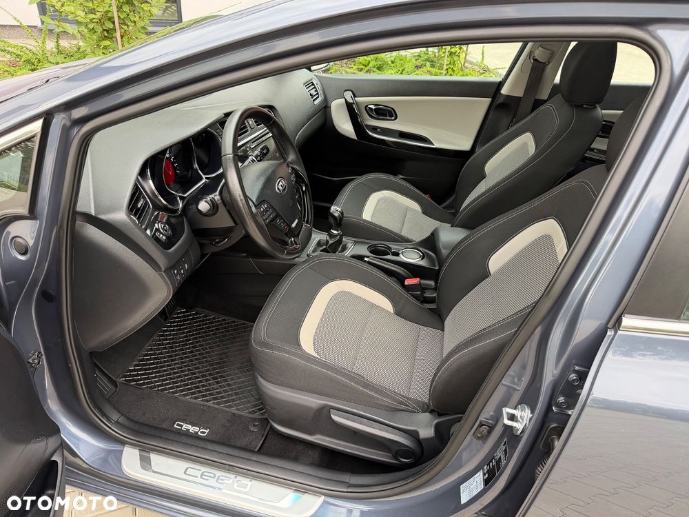 Kia Ceed 1.6 GDI Platinum Edition - 21