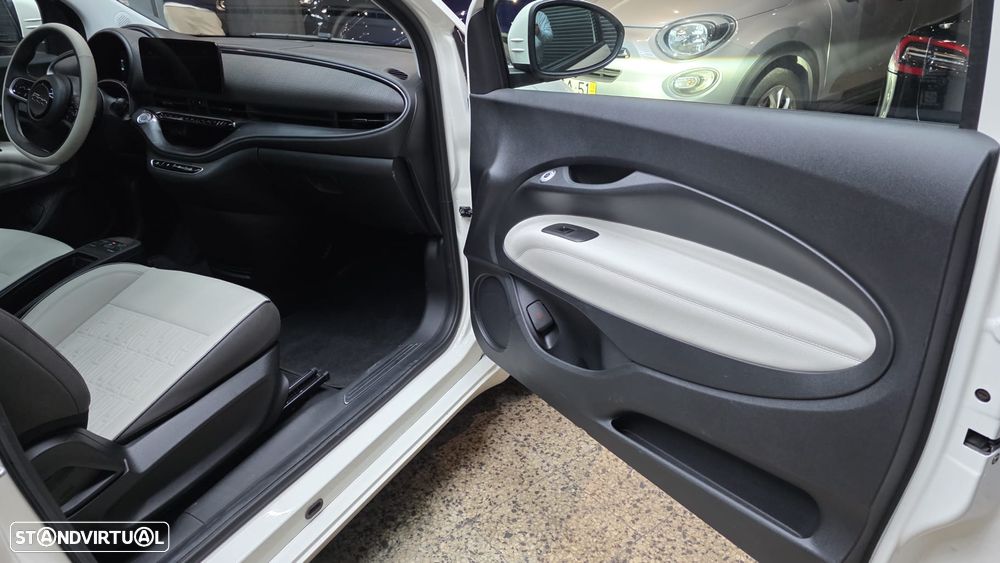 Fiat 500e La Prima - 14