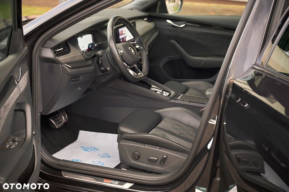 Skoda Octavia 2.0 TDI DSG RS - 20