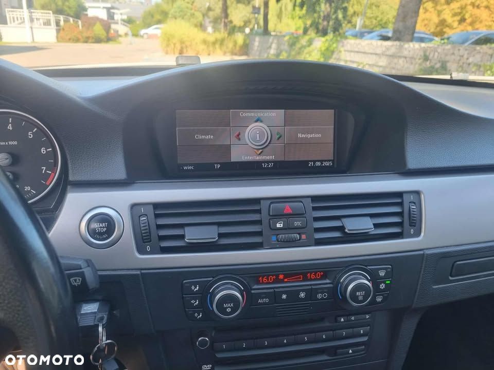 BMW Seria 3 325i - 12