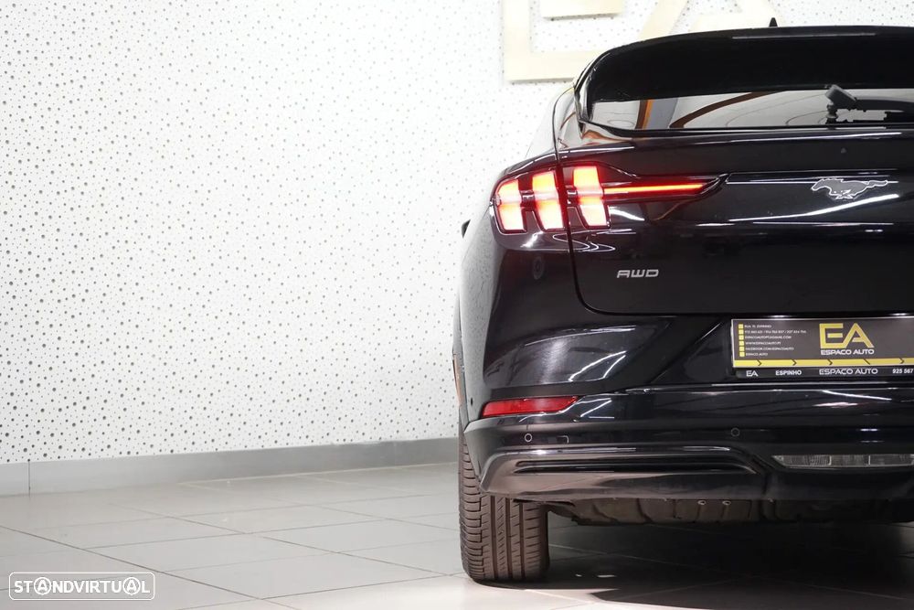 Ford Mustang Mach-E - 6