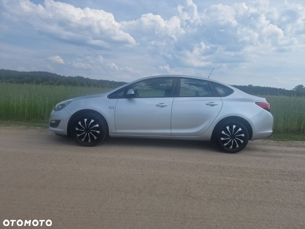 Opel Astra 1.4 T Executive - 1