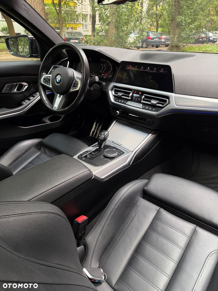 BMW Seria 3 330i xDrive M Sport - 28
