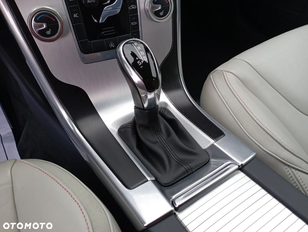 Volvo XC 60 D3 Geartronic Ocean Race - 33