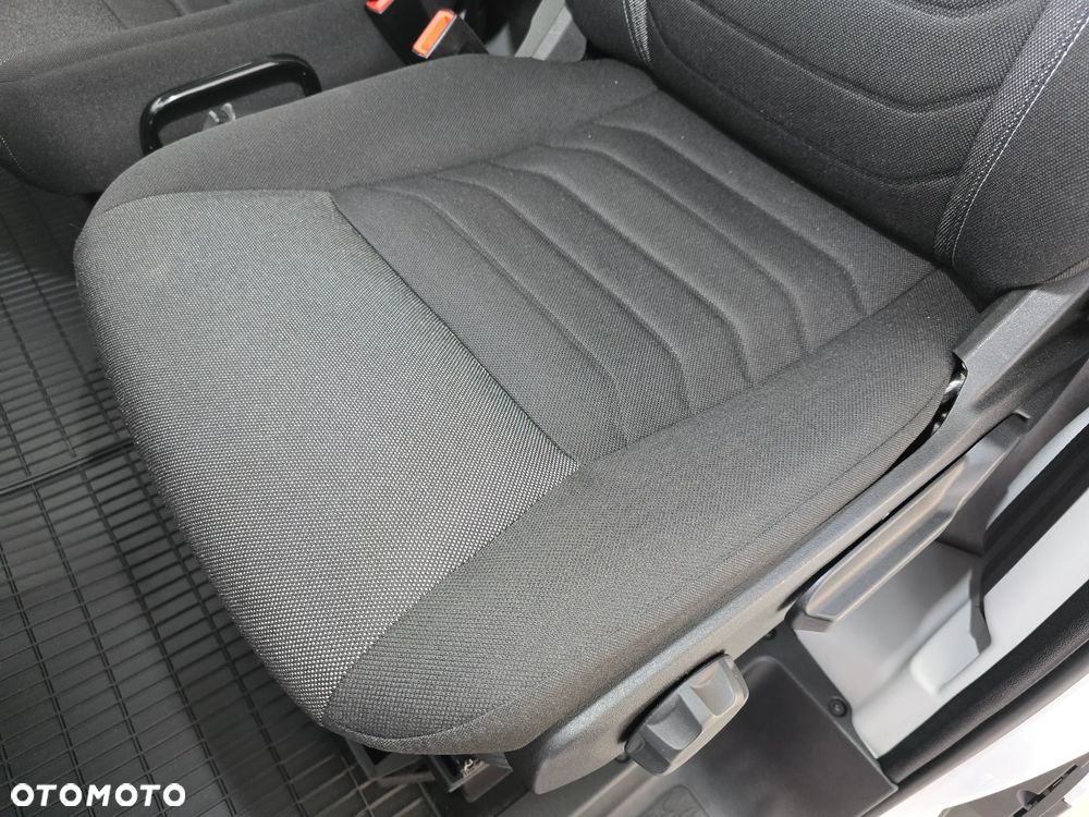 Iveco DAILY 35C16 / 50C16 KONTENER 8PALET WINDA DHOLLANDIA 750Kg 41Tyś km SERWIS ASO IVECO DO OSTATNIEGO Km STAN NOWY NOWY NOWY NA GWARANCJI BOGATA OPCJA WYPOSAŻENIA ASYSTENTY KIEROWCY TEMPOMAT KLIMA KAMERA COFANIA FOTEL KIEROWCY PNEŁMATYCZNY - 34