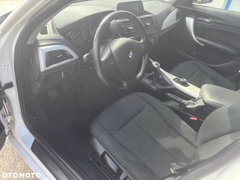 BMW Seria 1 116i - 27