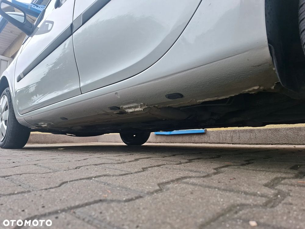 Renault Clio - 12
