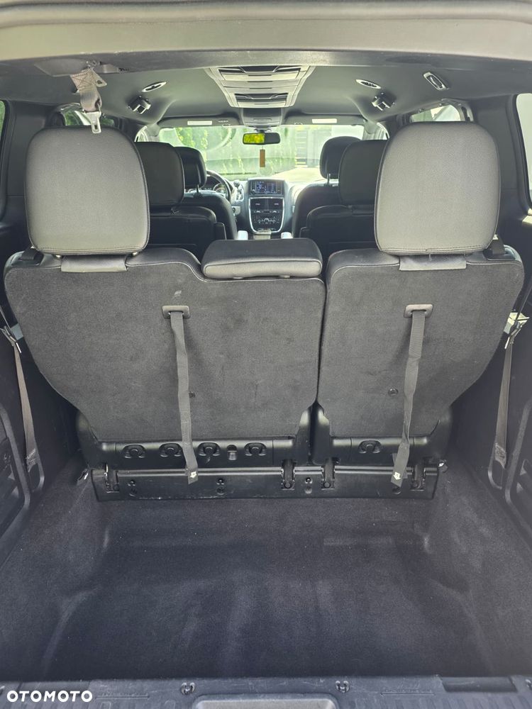 Dodge Grand Caravan - 8