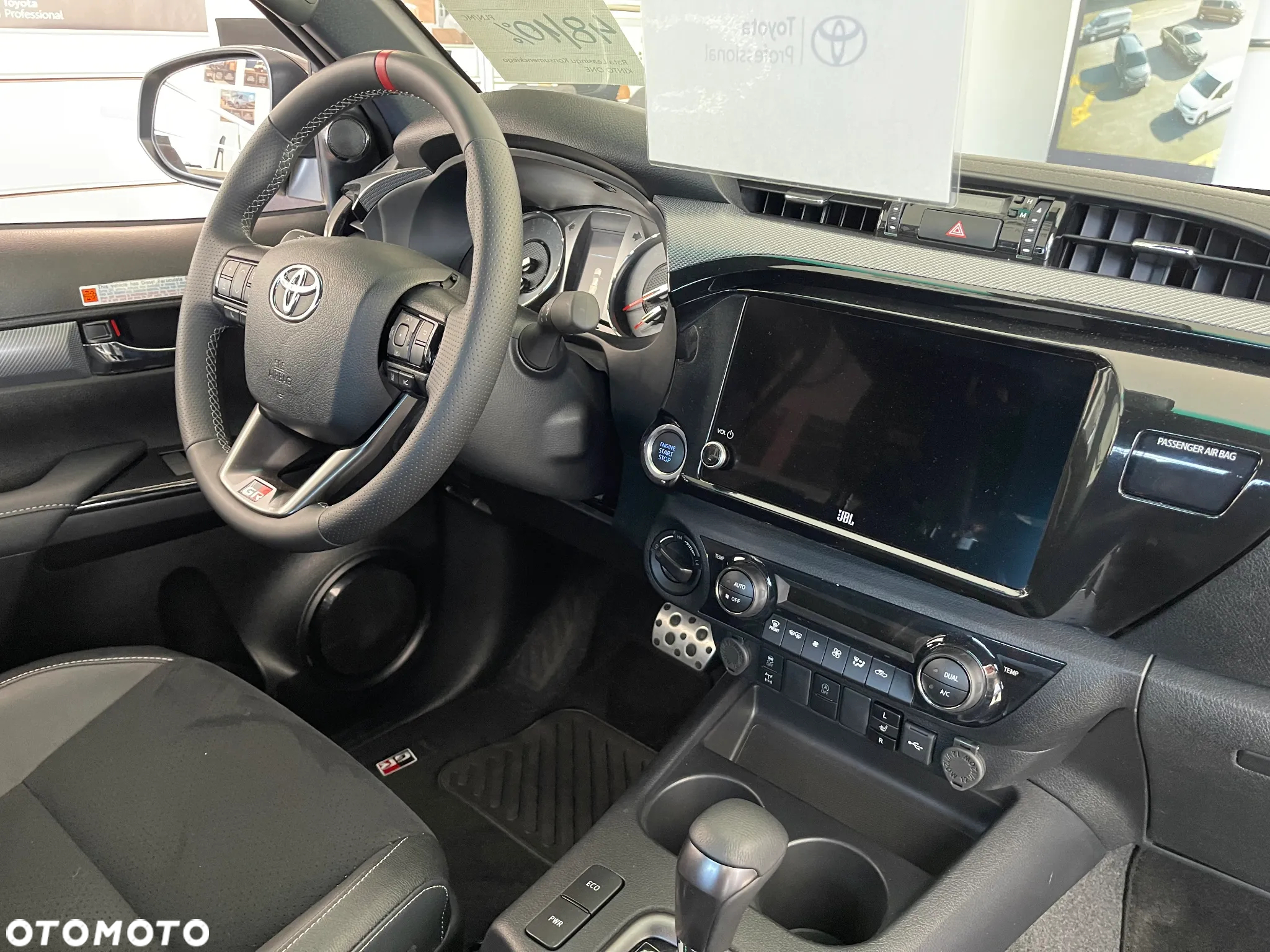 Toyota Hilux 2.8 D-4D Double Cab GR Sport II 4x4 - 16