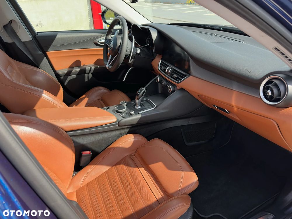 Alfa Romeo Giulia 2.0 Turbo Veloce - 10