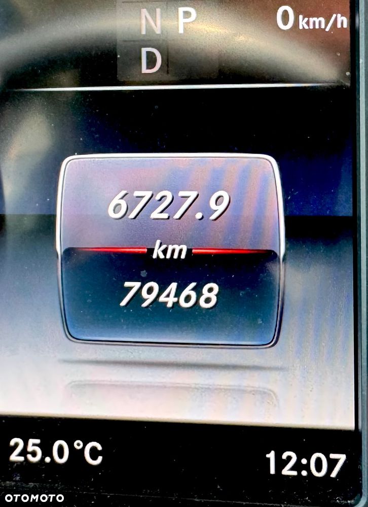 Mercedes-Benz Klasa C 300 9G-TRONIC - 2