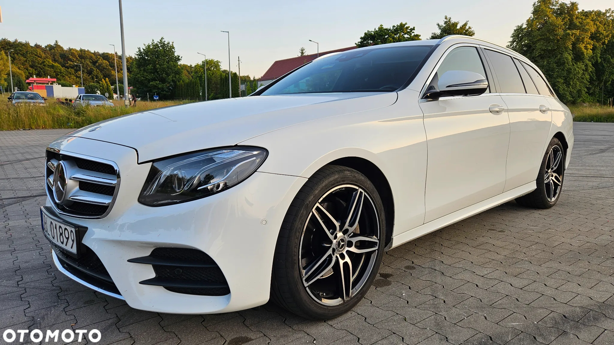 Mercedes-Benz Klasa E 220 d 4-Matic Business Edition 9G-TRONIC - 2