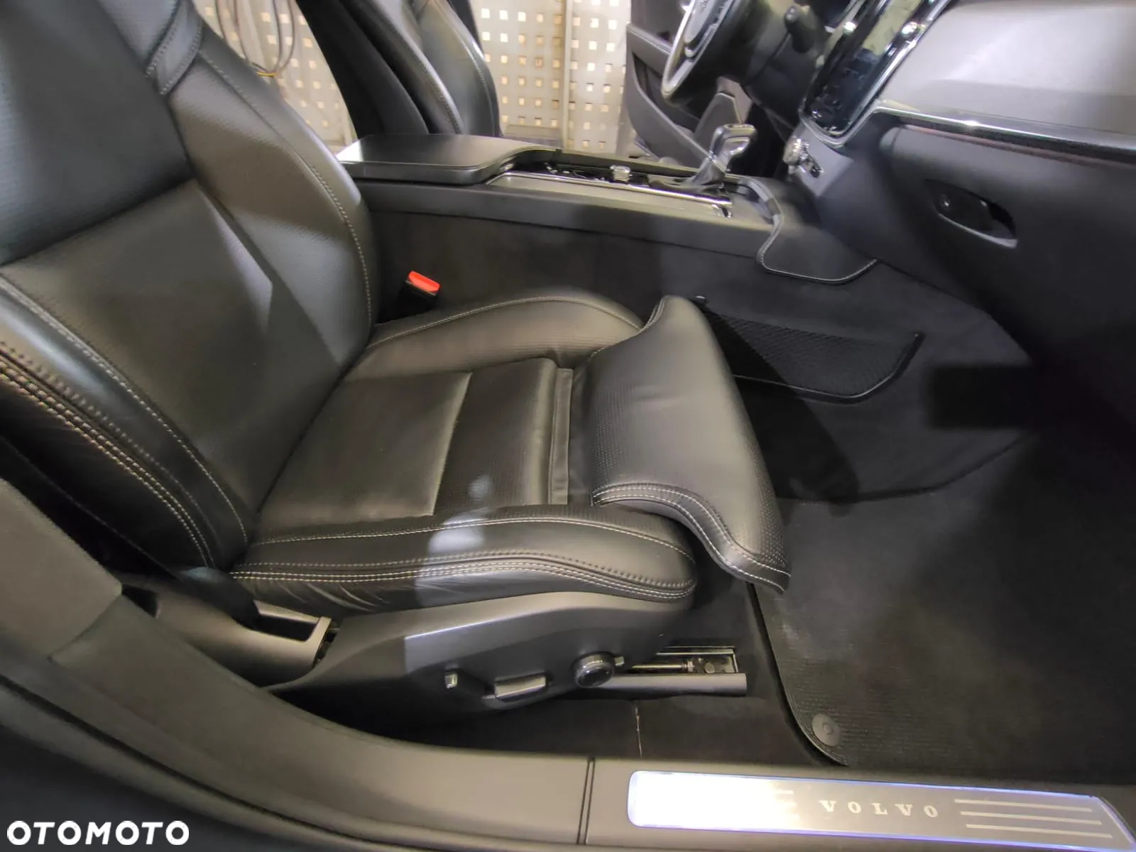 Volvo V90 Cross Country D4 AWD Pro - 11
