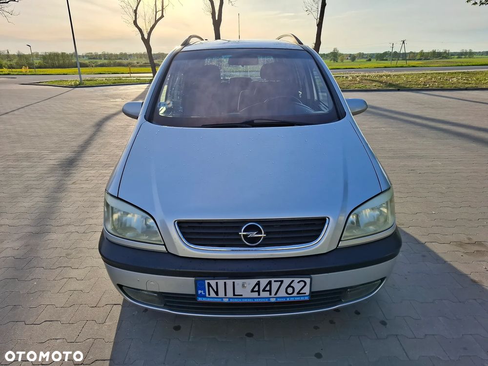 Opel Zafira 2.2 - 8