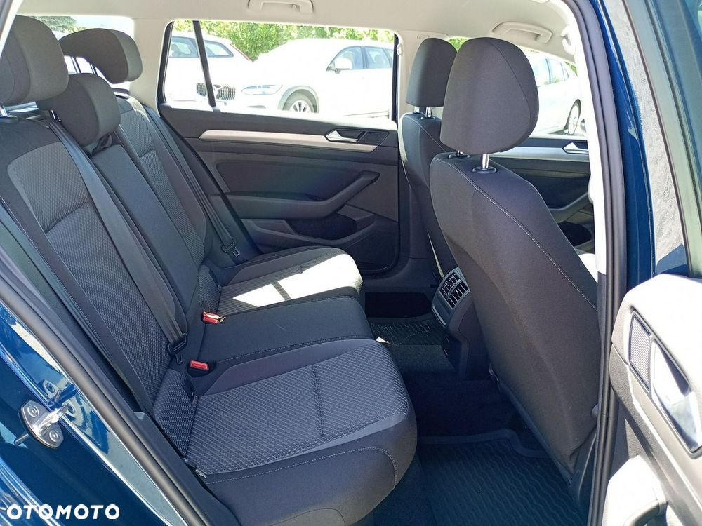 Volkswagen Passat Variant 2.0 TDI EVO Essence - 32