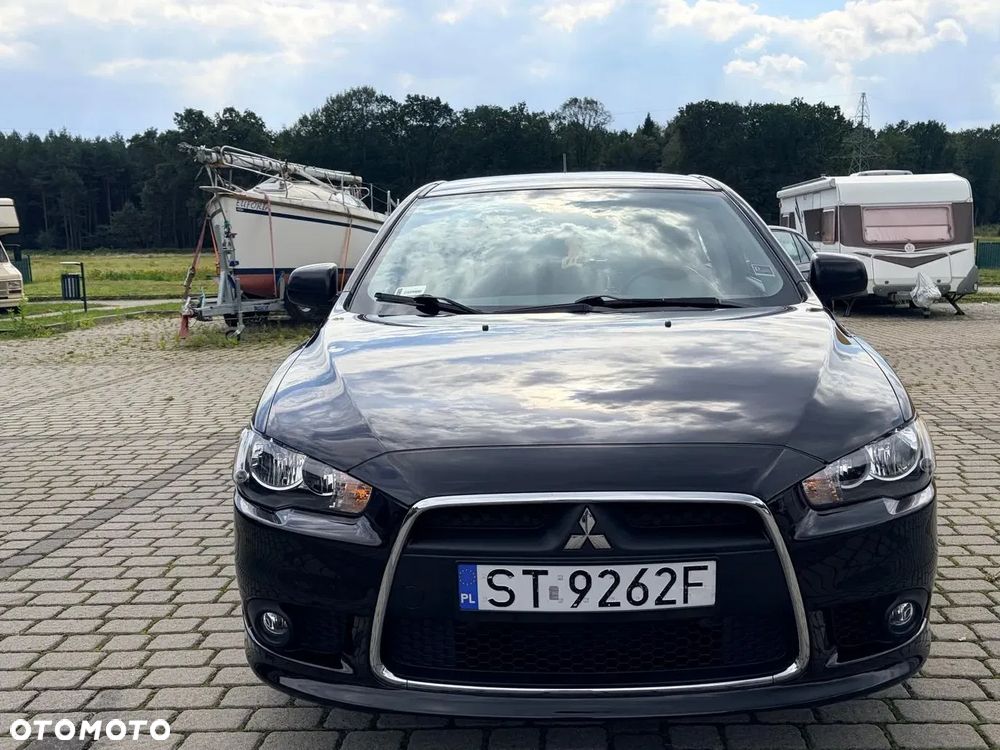 Mitsubishi Lancer 1.6 Invite - 2