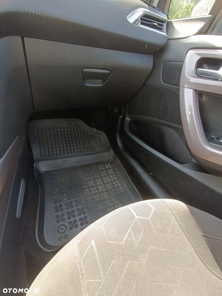 Peugeot 2008 - 24