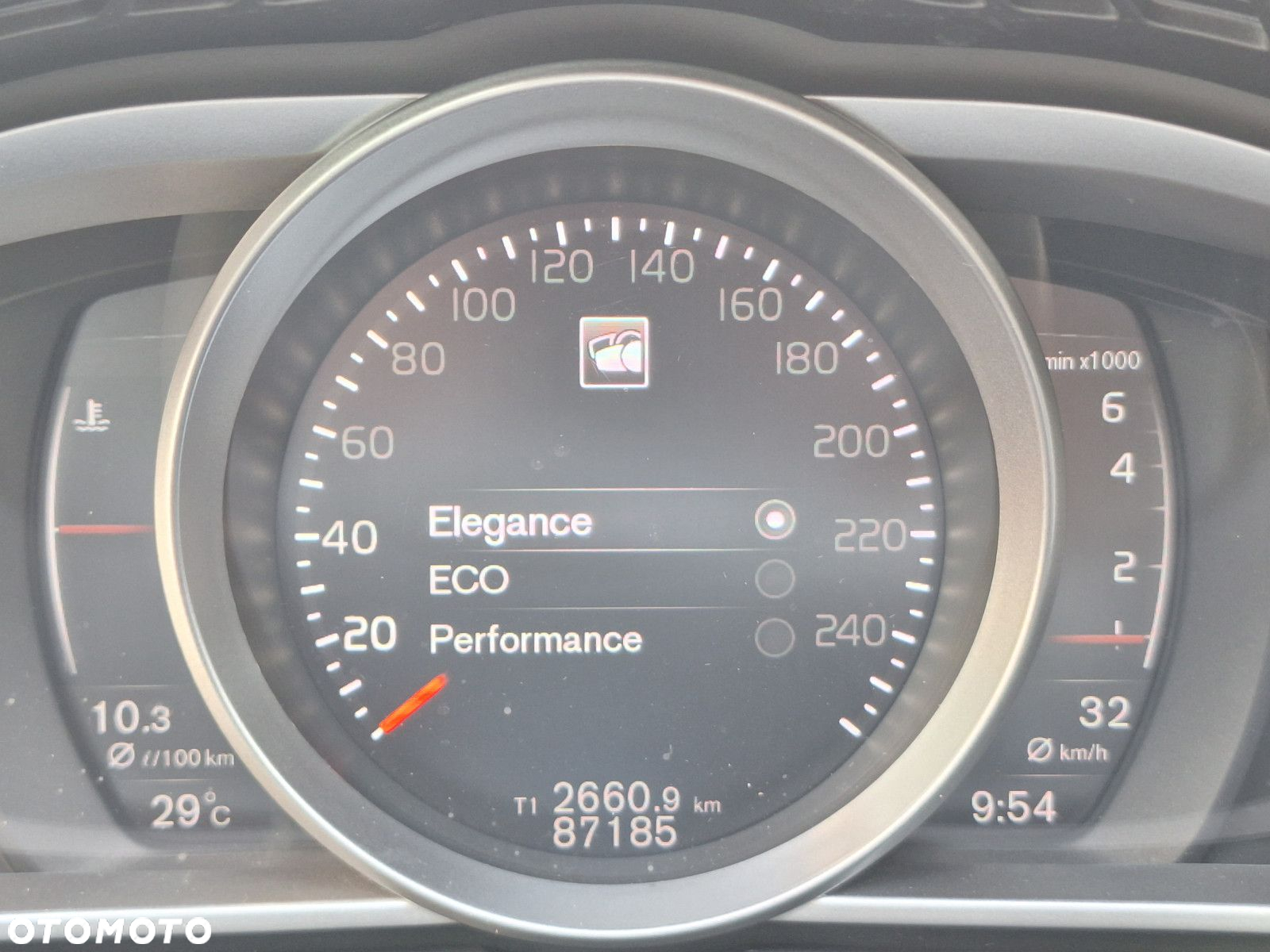 Volvo V40 - 18