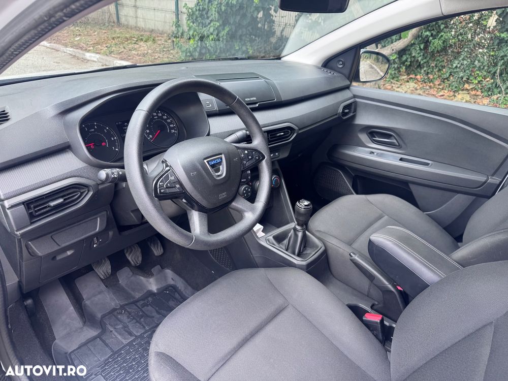 Dacia Logan TCe 90 Essential - 6