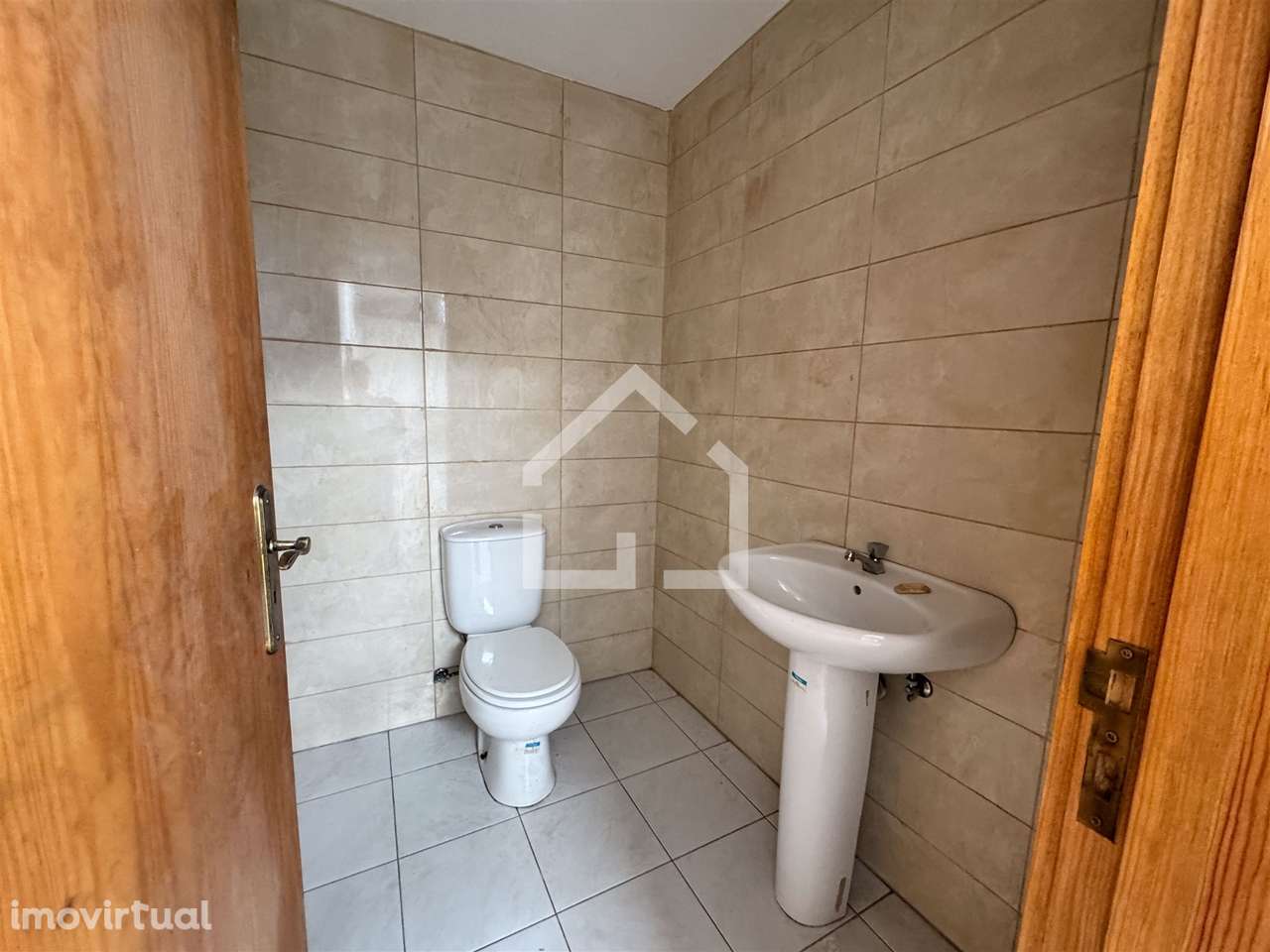 Armazém com 220m2 em S.M.Feira - Grande imagem: 4/8