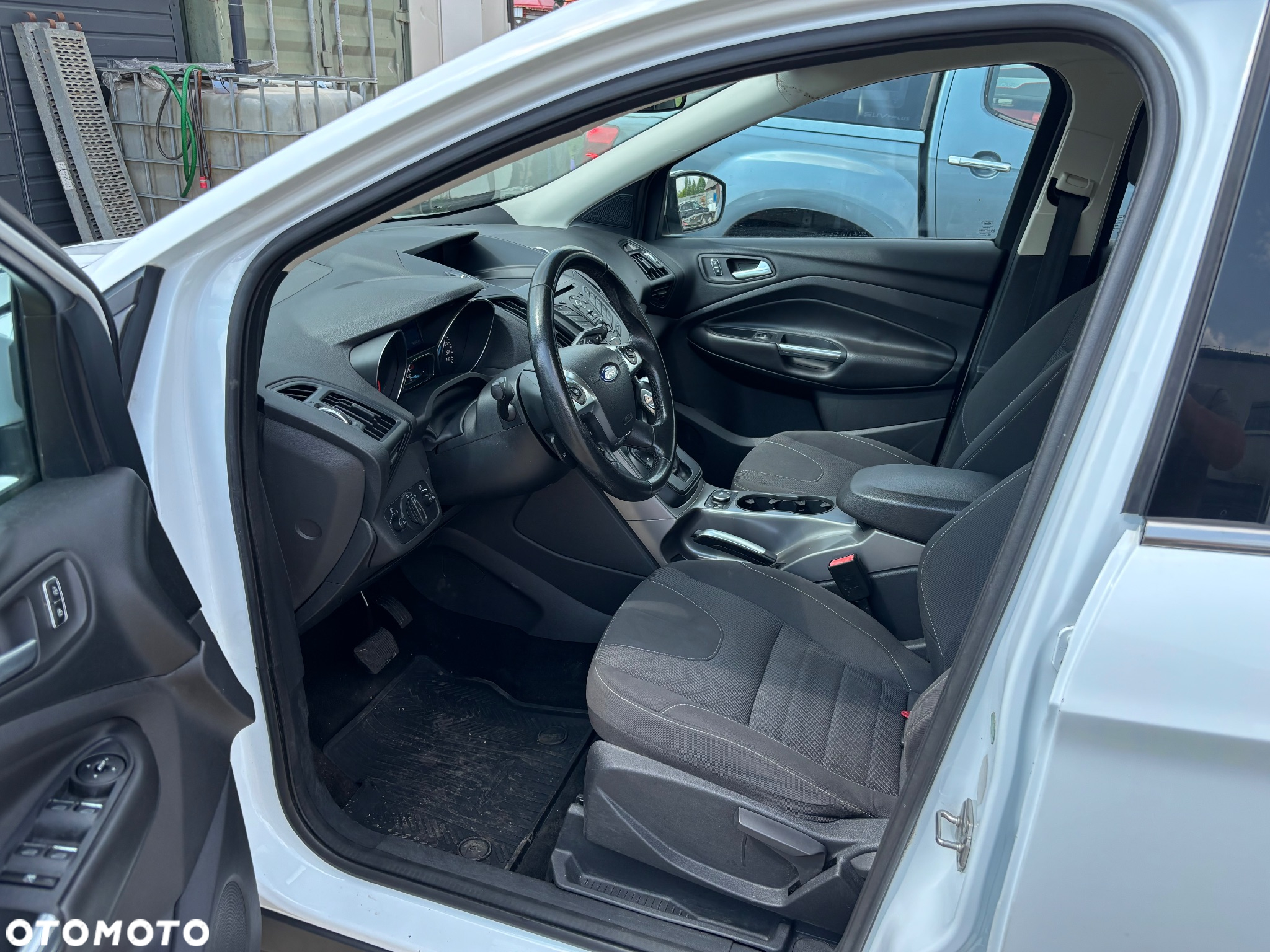 Ford Kuga 1.6 EcoBoost 4WD Titanium - 9