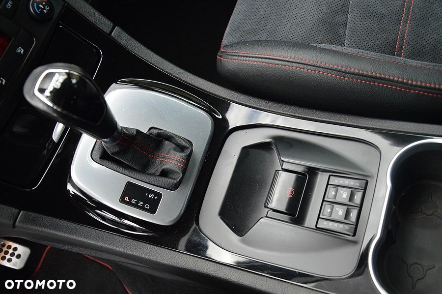 Ford S-Max 2.0 TDCi DPF Titanium X - 34