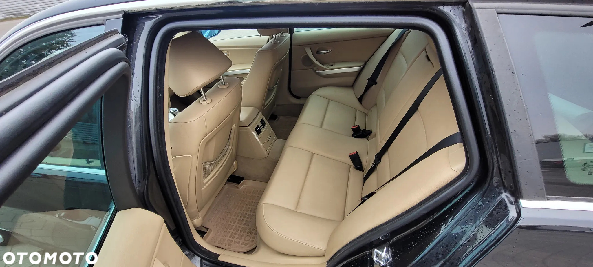 BMW Seria 3 325d DPF Touring - 10