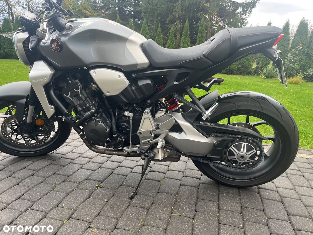 Honda CB - 1