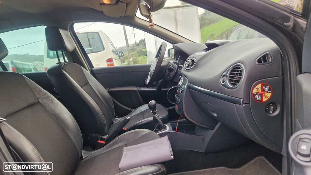 Renault Clio 1.5 dCi Dynamique S - 11