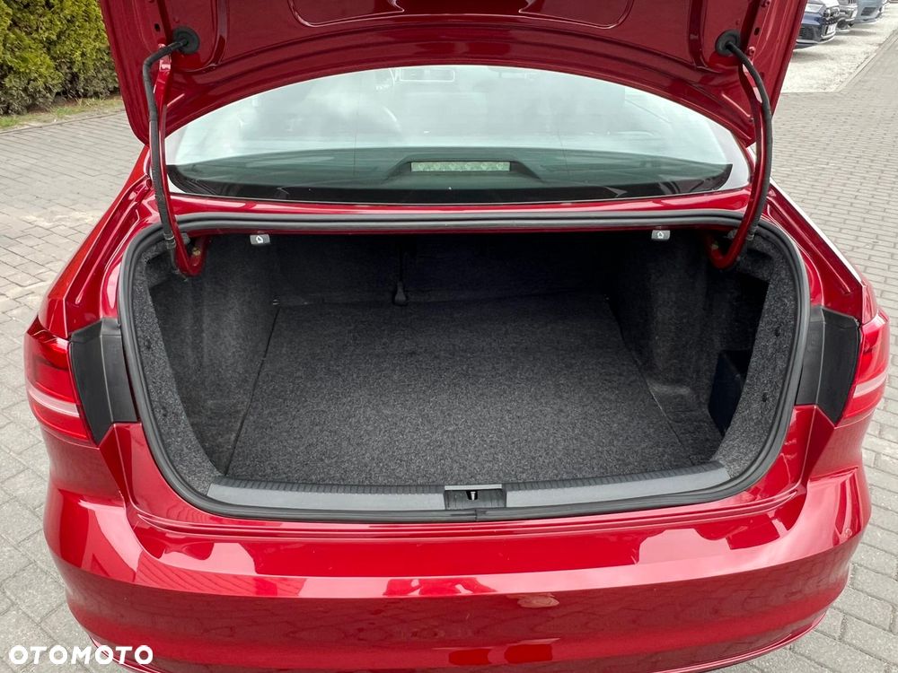 Volkswagen Jetta 2.0 TDI BlueMotion Technologie - 17