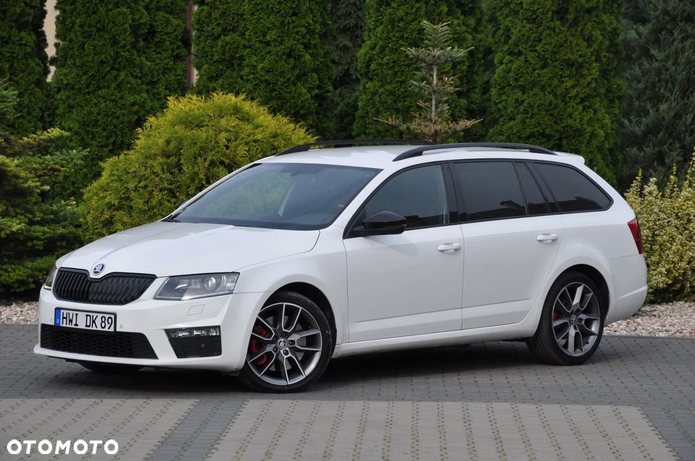 Skoda Octavia Combi 2.0 TDI DSG RS - 4