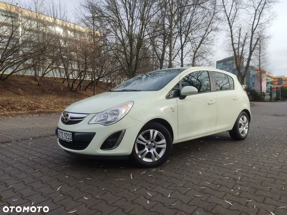 Opel Corsa 1.2 16V Cosmo - 1