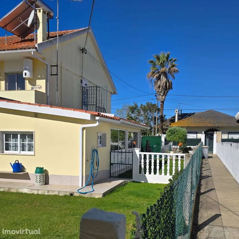 Moradia T3 isolada com jardim, anexos, sótão e garagem - Grande imagem: 3/10