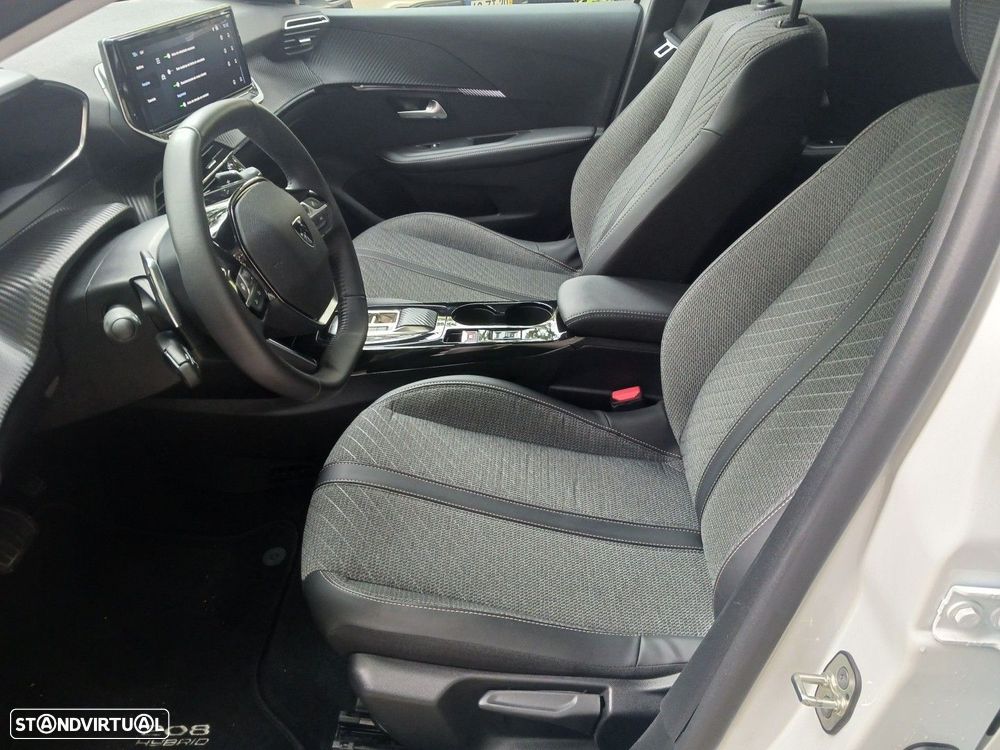 Peugeot 208 1.2 Hybrid Allure e-DCS6 - 31
