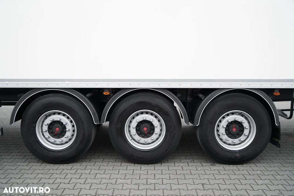 Fruehauf CONTAINER / LOTĂ / OBLOANĂ RULANTĂ / PODEA FOARTE REZISTENTĂ: ȘI ȘI ȘI / 2022 - 17