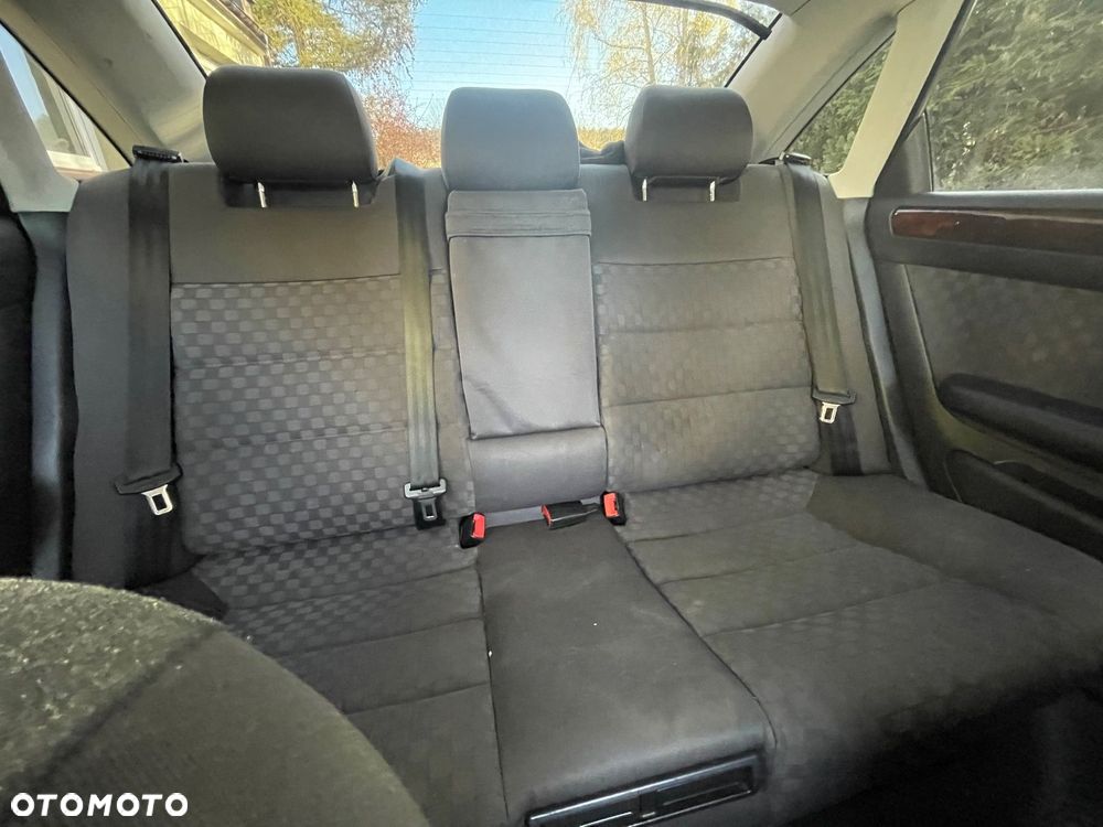 Audi A6 Limousine 2.5 TDI Quattro Tiptr - 12