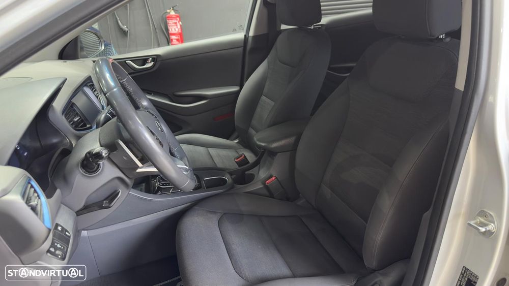 Hyundai Ioniq 1.6 GDI HEV Hybrid Tech - 20