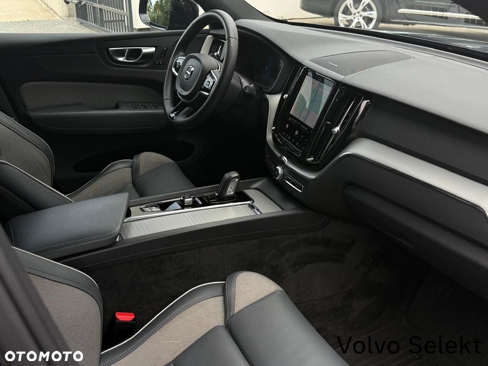 Volvo XC 60 B4 B R-Design - 13