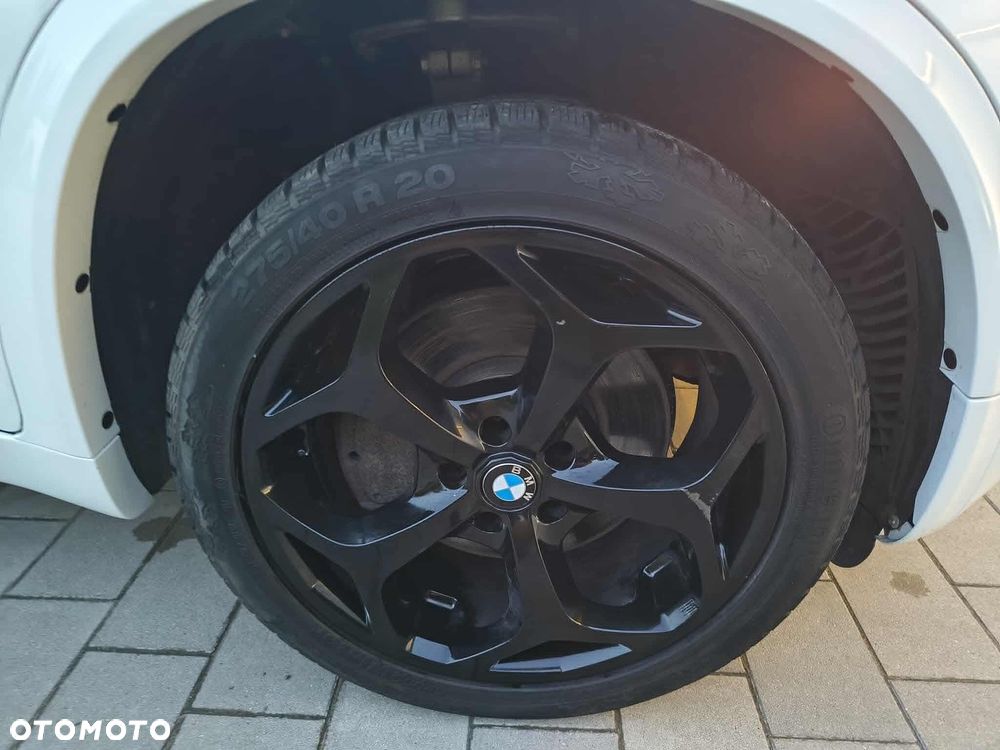 BMW X5 5.0i xDrive - 7