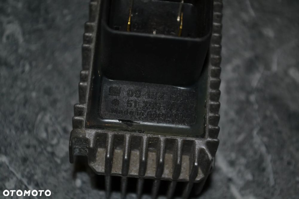 OPEL SAAB TOYOTA PRZEKAŹNIK ŚWIEC ŻAROWYCH 09132691 - 3