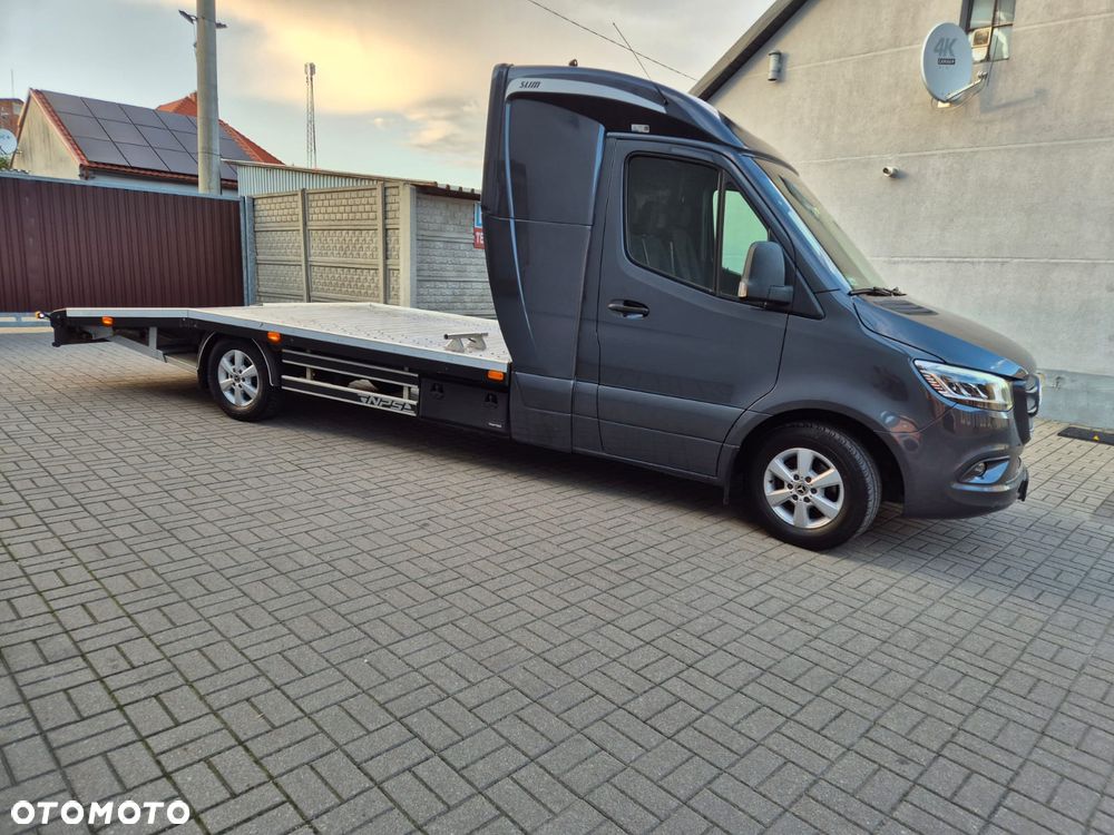 Mercedes-Benz Sprinter - 4