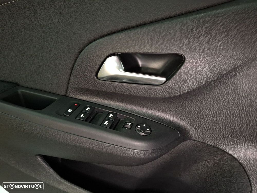 Opel Corsa 1.2 T GS - 22