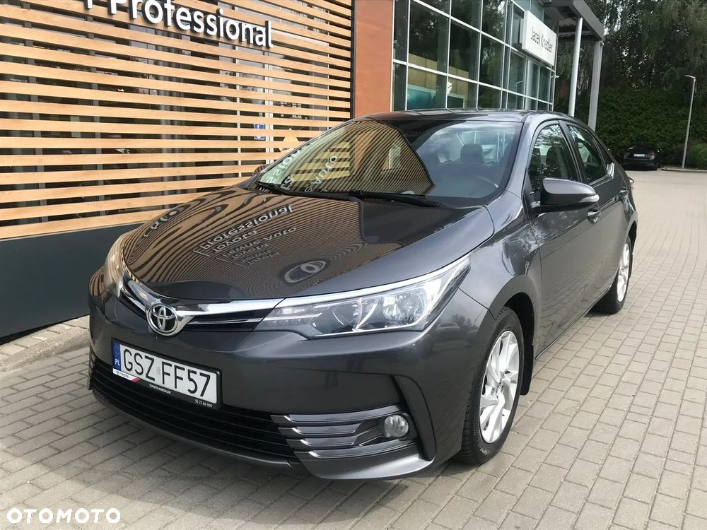 Toyota Corolla 1.6 Classic Plus - 2