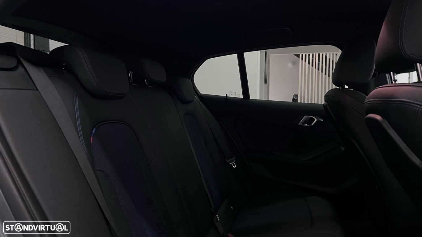 BMW 116 d Pack Desportivo M Auto - 35