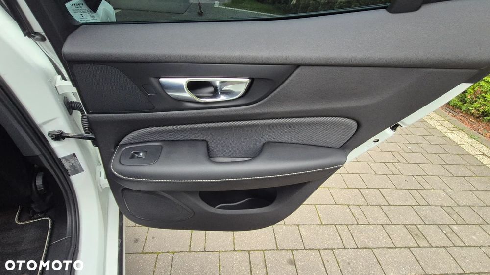 Volvo S60 B4 B R-Design - 27
