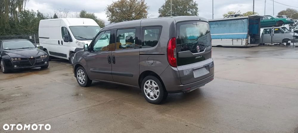 Fiat Doblo 1.4 T-Jet 16V Natural Power Lounge - 4