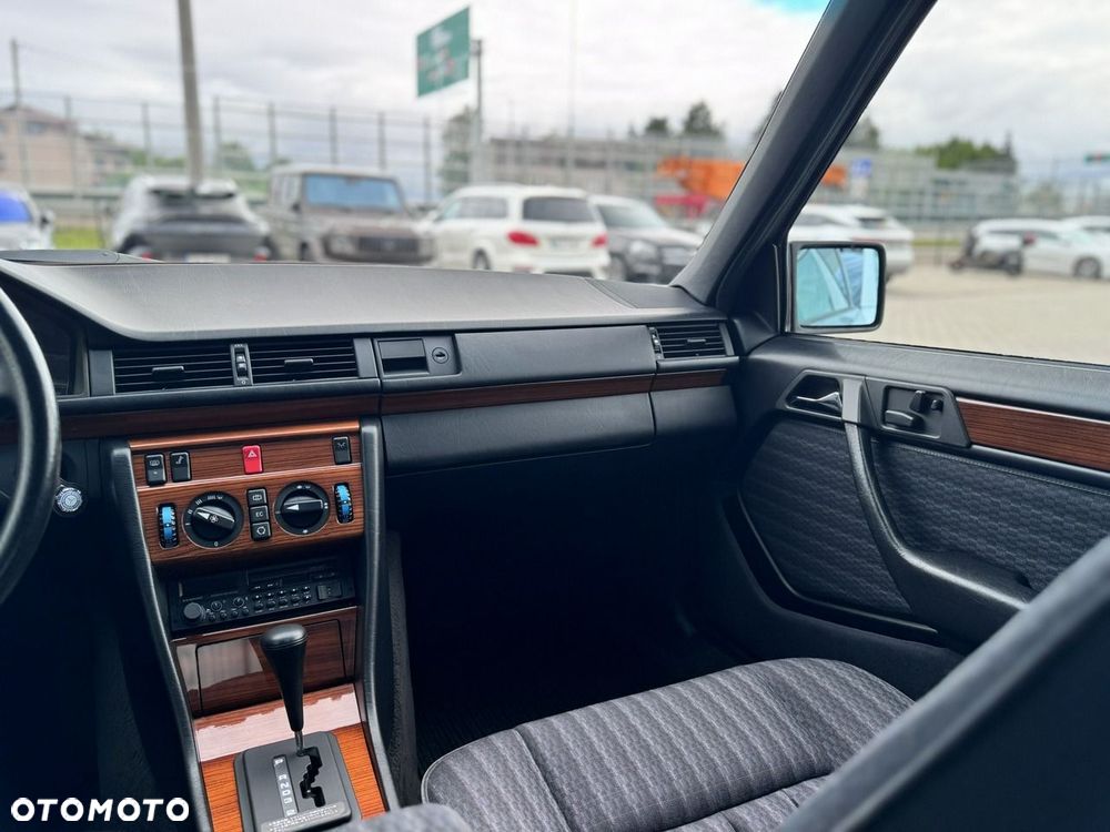 Mercedes-Benz W124 (1984-1993) - 24