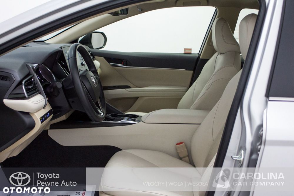 Toyota Camry - 10